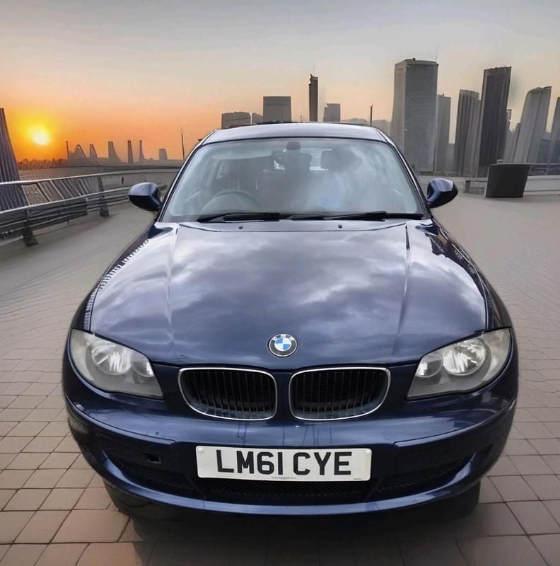 Używany BMW 118 143 KM (105 kW) 2011 Niebieski Hatchback