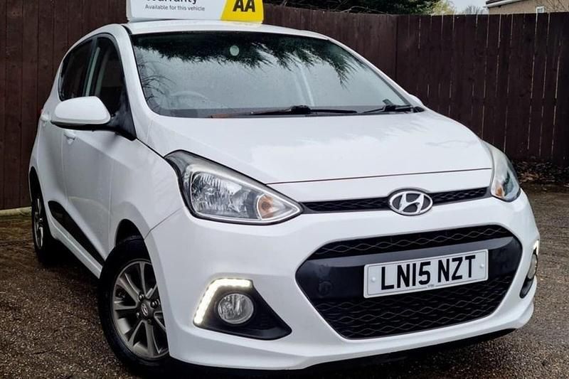 White Used 2015 Hyundai i10 Premium Hatchback | £6,275 (Fair price) - Image 1/1