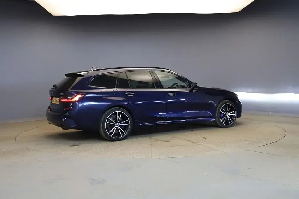 Used BMW 330e M Sport 292 HP (214 kW) 2022 Blue Estate
