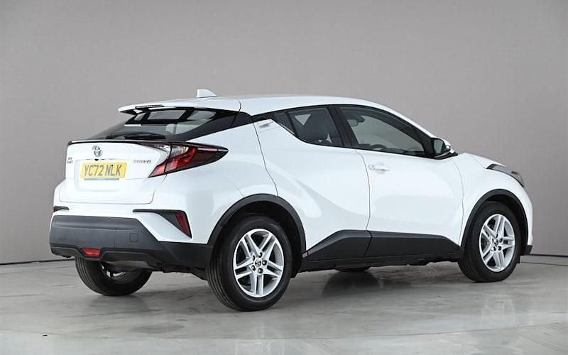 Used Toyota C-HR 122 HP (89 kW) 2022 White SUV