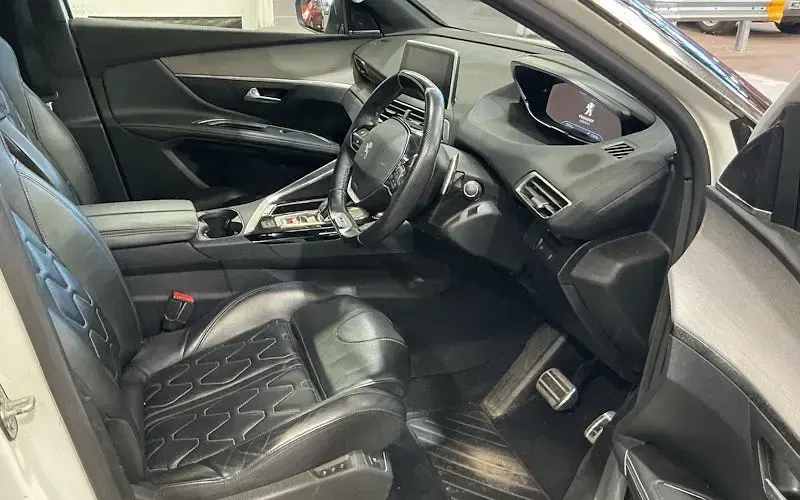 Used Peugeot 5008 GTi 177 HP (130 kW) 2019 White SUV