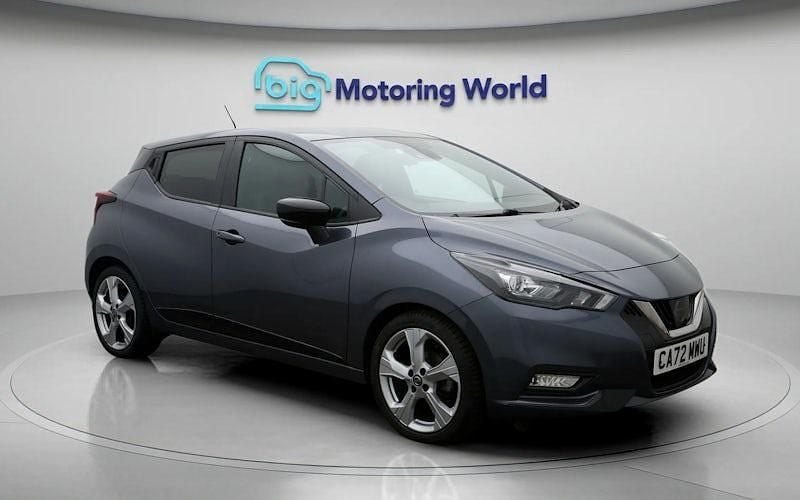 Usado Nissan Micra S 92 HP (67 kW) 2022 Cinzento Citadino