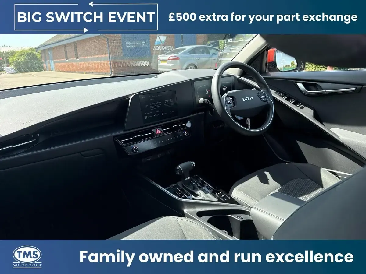 Used Kia Niro 139 HP (102 kW) 2023 Orange SUV