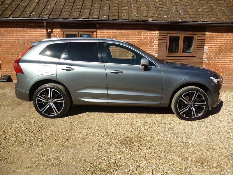 Used Volvo XC60 R-Design 190 HP (139 kW) 2018 Grey SUV