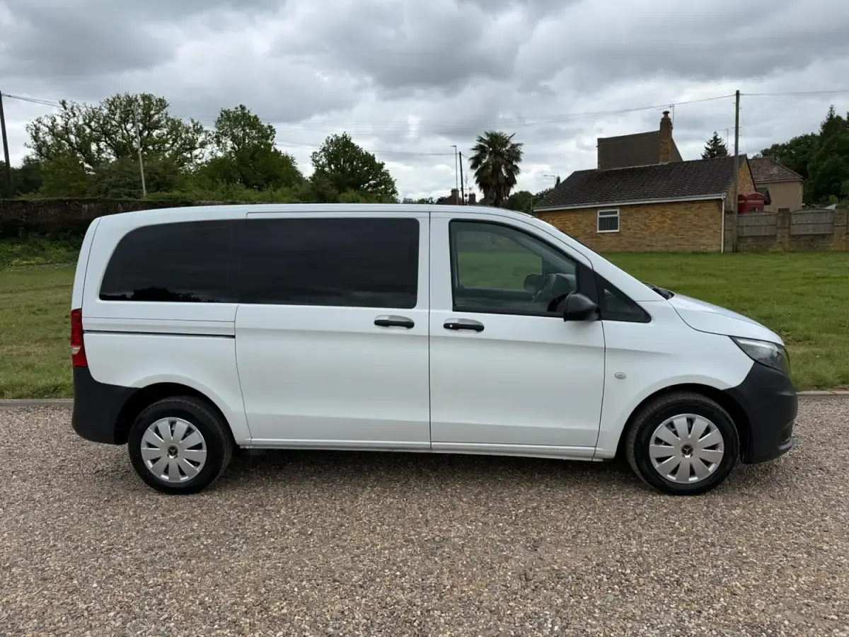Begagnad Mercedes Vito 2022 Vit Van