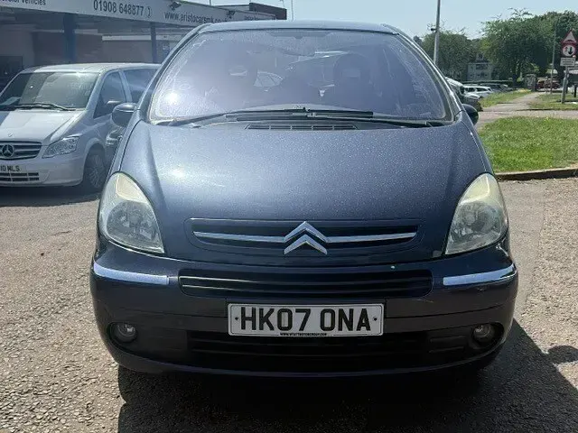Used Citroën Xsara Picasso 2007 Mauve purple MPV