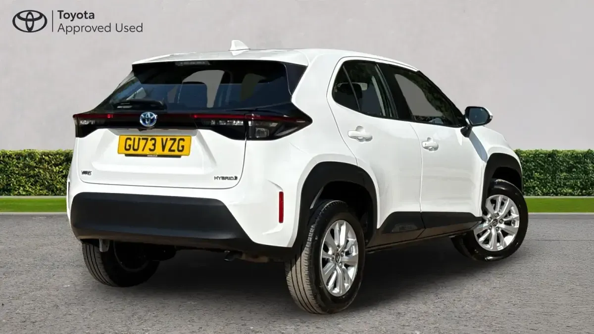Used Toyota Yaris Cross 116 HP (85 kW) 2023 Pure white SUV