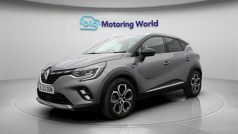 Used Renault Captur Techno 145 HP (106 kW) 2023 Grey SUV