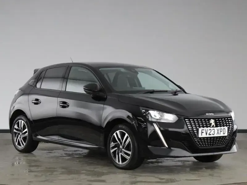 Used Peugeot 208 Allure+ 100 HP (73 kW) 2023 Nera black Hatchback