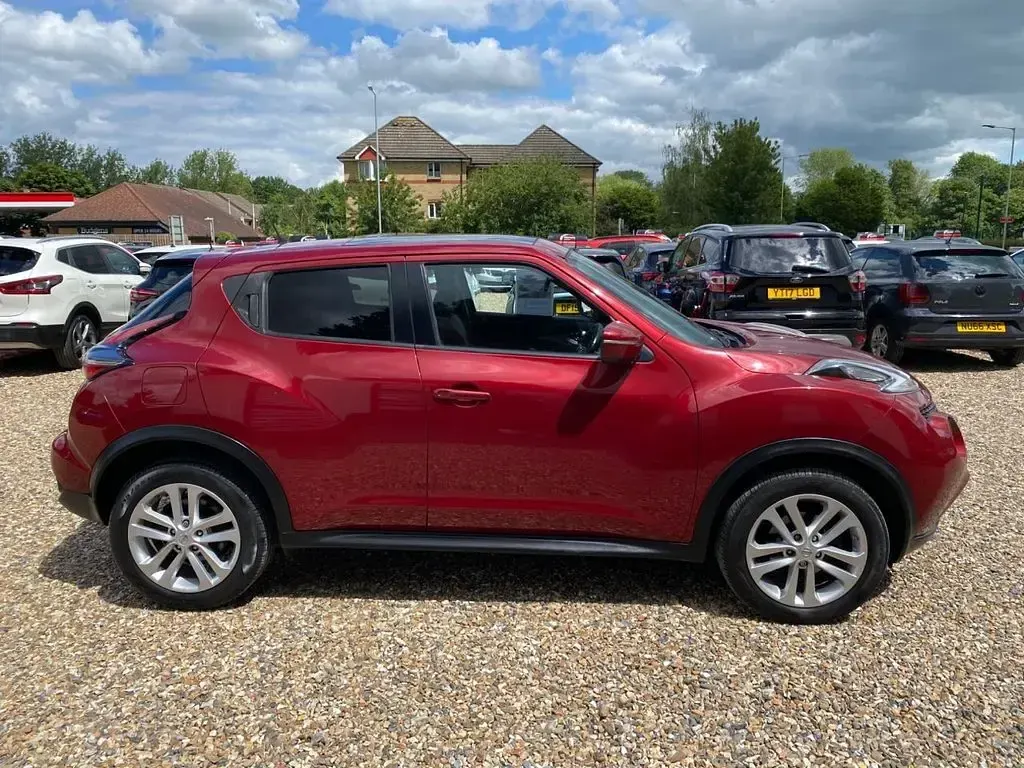 Used Nissan Juke Acenta Premium 110 HP (80 kW) 2015 Red SUV