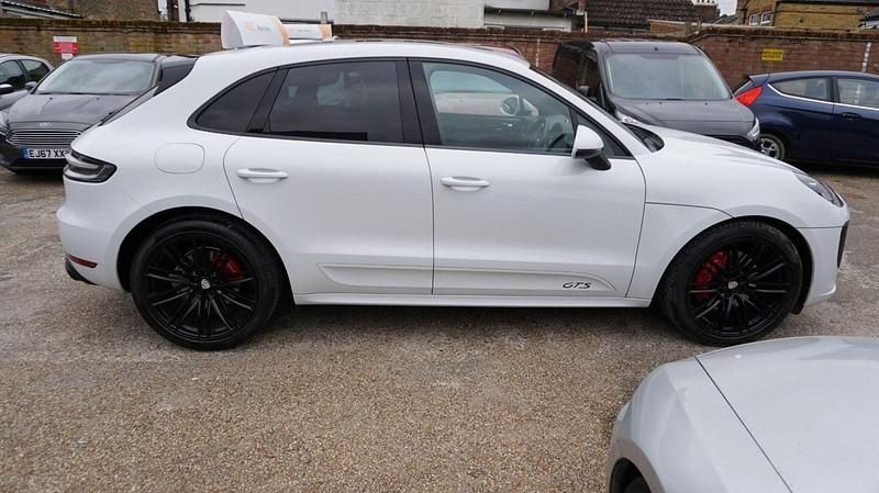 Used Porsche Macan 2021 White SUV