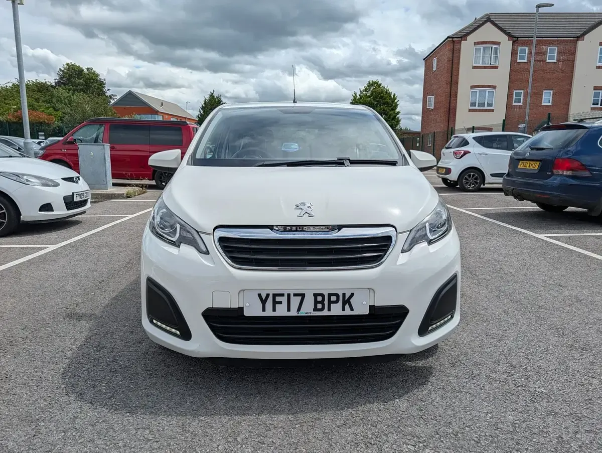 Used Peugeot 108 Active 68 HP (50 kW) 2017 White Hatchback