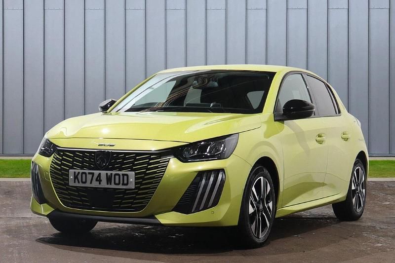 Used Peugeot 208 Allure 99 HP (72 kW) 2025 Yellow Hatchback