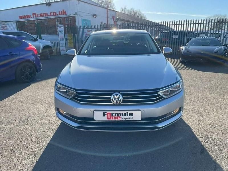 Used VW Passat Business+ 148 HP (108 kW) 2017 Silver Sedan