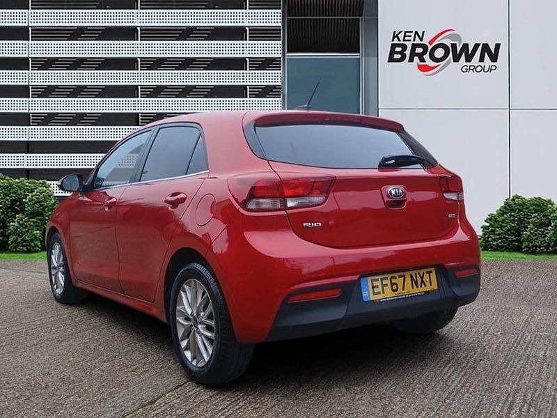 Used Kia Rio 2017 Red Hatchback
