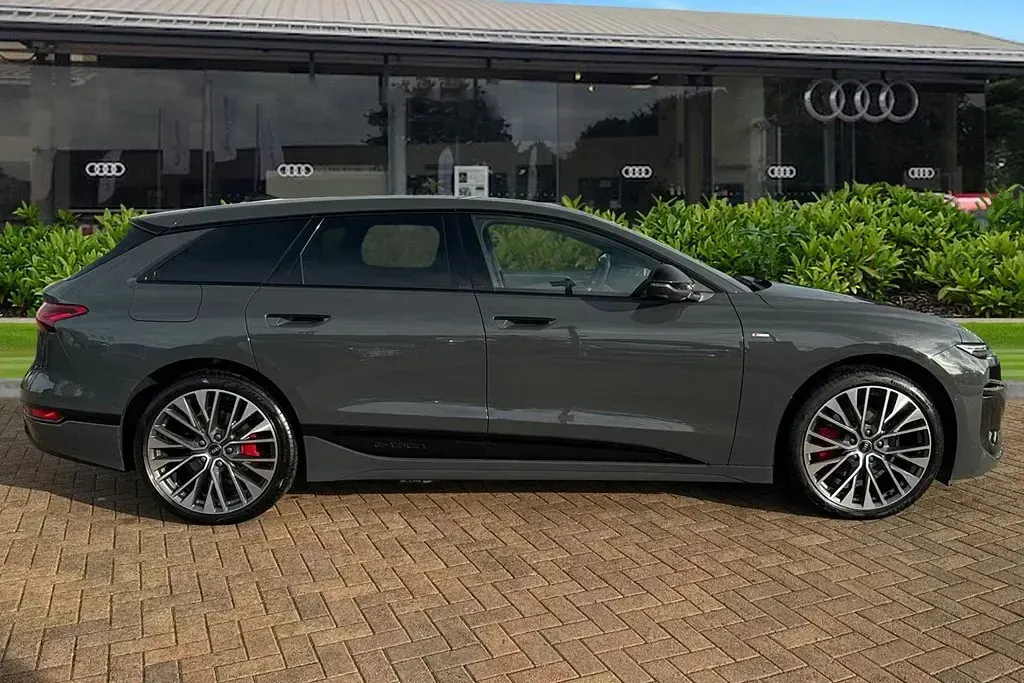 Used Audi A6 e-tron Advanced 210 kW (286 HP) 2025 Grey Estate