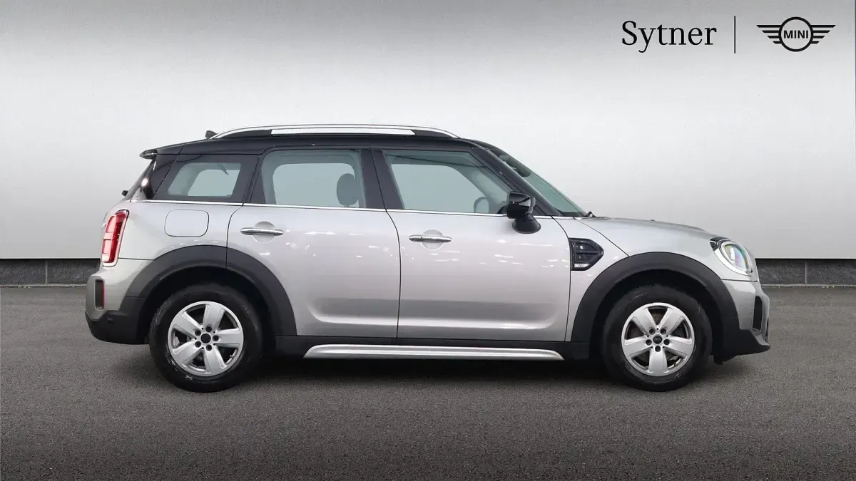 Używany Mini Cooper Countryman Classic 134 KM (98 kW) 2023 Srebrny SUV