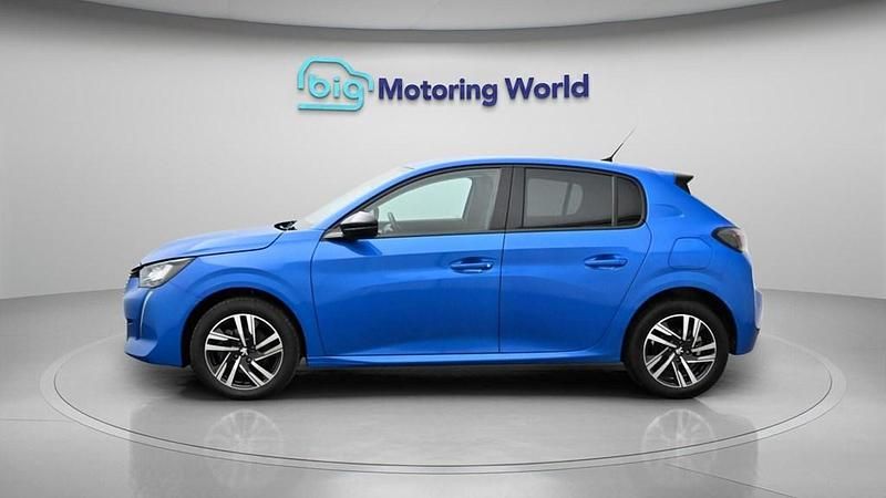 Used Peugeot 208 Allure+ 100 HP (73 kW) 2023 Blue Hatchback