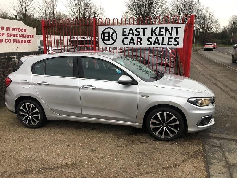 Used Fiat Tipo Lounge 120 HP (88 kW) 2017 Silver Hatchback