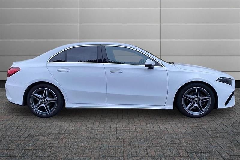 Used Mercedes A180 Executive 136 HP (100 kW) 2023 Polar white Sedan