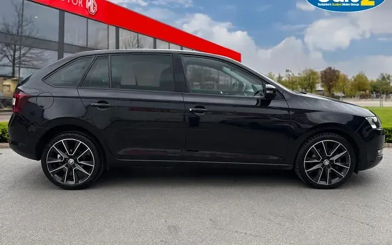 Gebraucht Skoda Rapid Sport 95 PS (69 kW) 2018 Schwarz Kleinwagen