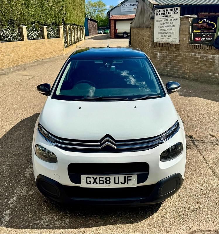 Używany Citroën C3 Feel 100 KM (73 kW) 2018 Biały Hatchback