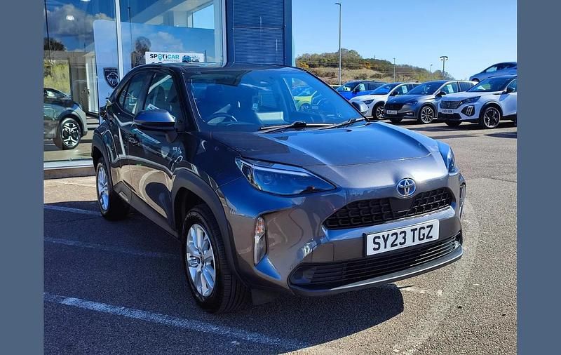 Used Toyota Yaris Cross 113 HP (83 kW) 2023 Grey SUV