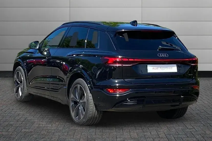 Used Audi Q6 e-tron Black Edition 314 kW (428 HP) 2026 Black SUV