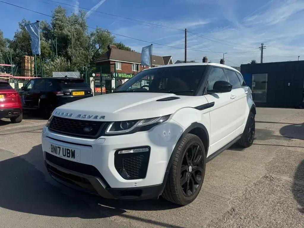 Used Land Rover Range Rover evoque HSE Dynamic 178 HP (130 kW) 2017 White Estate