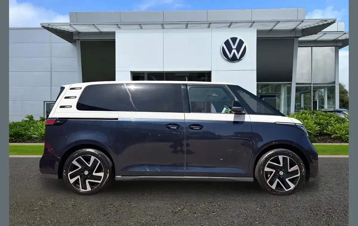 Used VW ID. Buzz Pro 150 kW (204 HP) 2024 White MPV