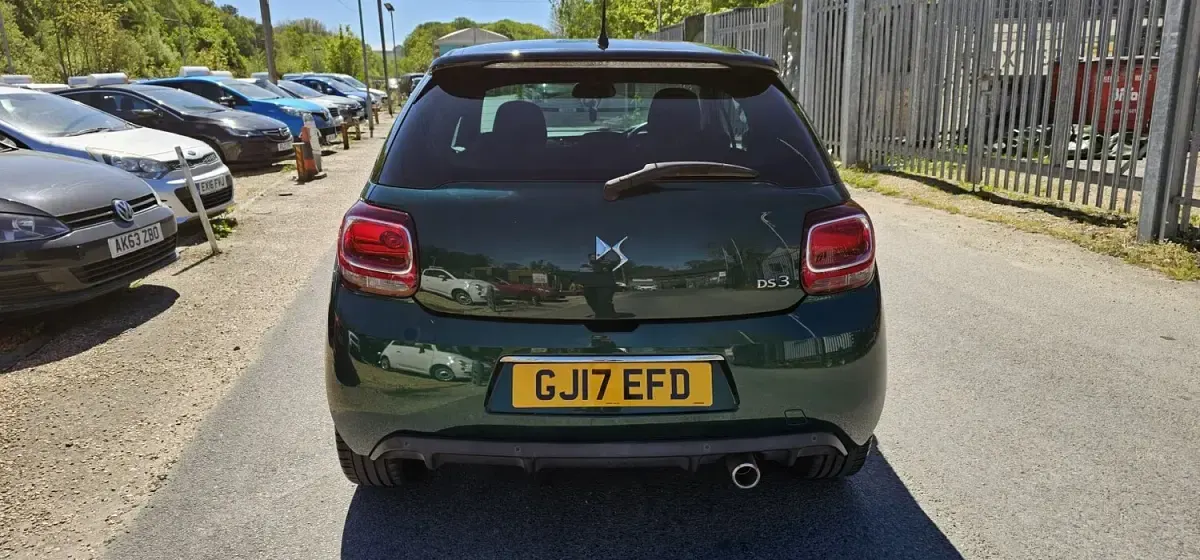 Used Citroën DS3 Prestige 99 HP (72 kW) 2017 Green Hatchback
