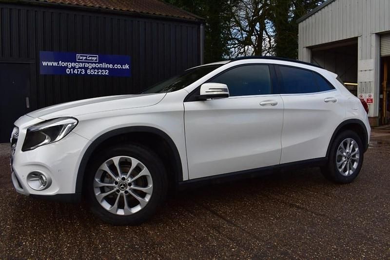 Used Mercedes GLA200 Executive 156 HP (114 kW) 2018 White SUV