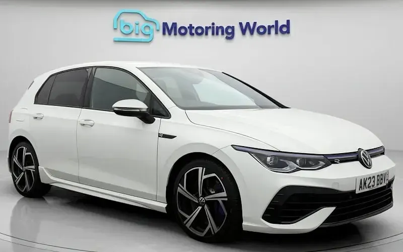 Begagnad VW Golf VIII R 320 HK (235 kW) 2023 Halvkombi