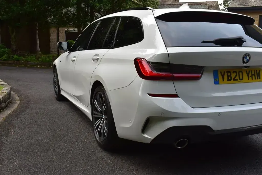 Used BMW 320 M Sport 190 HP (139 kW) 2020 White Estate