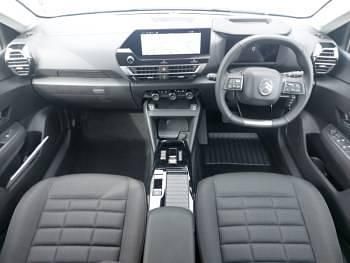 Neu Citroën C4 131 PS (96 kW) 2026 Weiß SUV