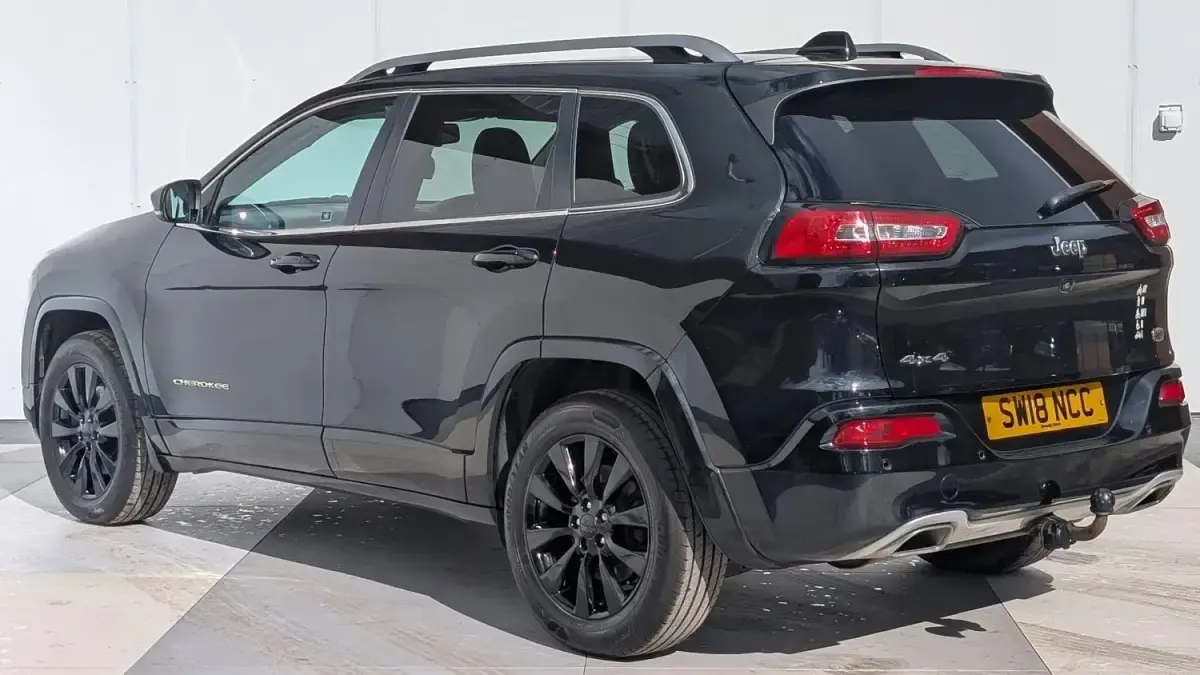 Begagnad Jeep Cherokee Overland 200 HK (147 kW) 2018 Svart SUV