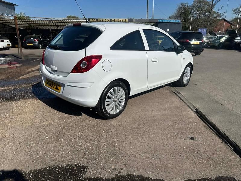 Second-hand Vauxhall Corsa 2013 Alb Hatchback