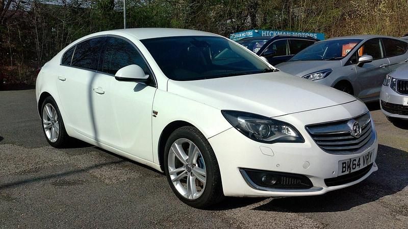 Used Vauxhall Insignia Elite 163 HP (119 kW) 2015 White Hatchback