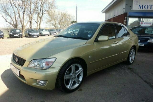 Used 2004 Lexus IS200 Sedan | £2,290 (Good price) - Image 1/4