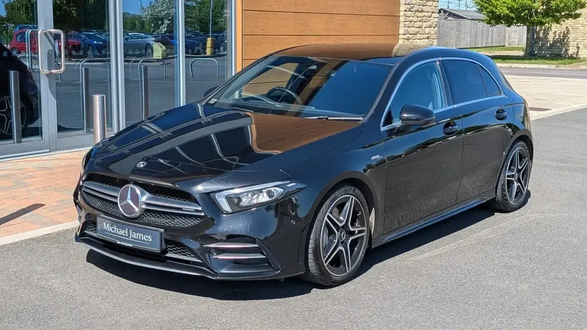 Begagnad Mercedes A35 AMG Executive 306 HK (225 kW) 2020 Svart Halvkombi