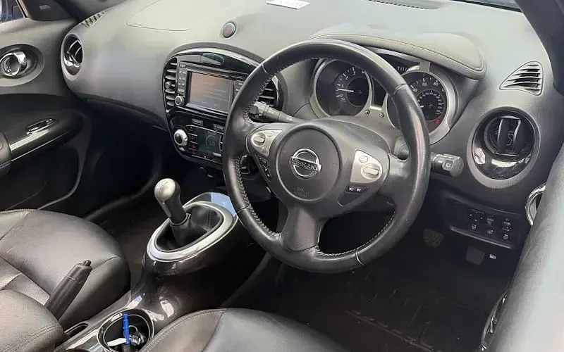 Used Nissan Juke Tekna 113 HP (83 kW) 2019 Blue SUV