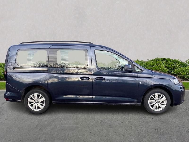 Used VW Caddy Maxi Life 122 HP (89 kW) 2022 Blue MPV