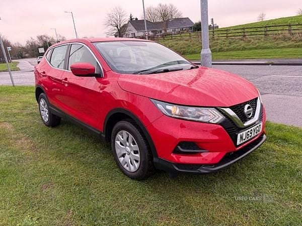 Red Used 2019 Nissan Qashqai Visia SUV | £7,950 (Super price) - Image 1/4