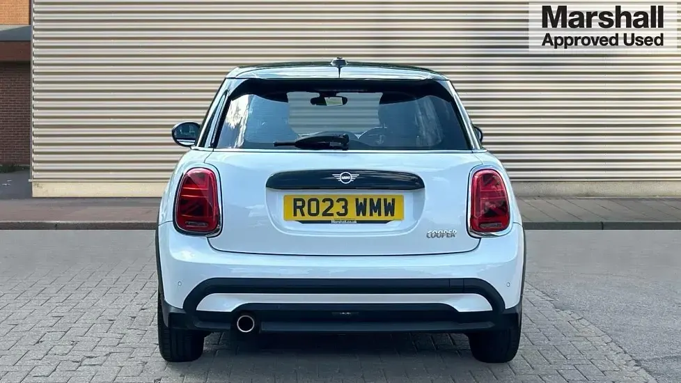 Used Mini Cooper Classic 136 HP (100 kW) 2023 White Hatchback