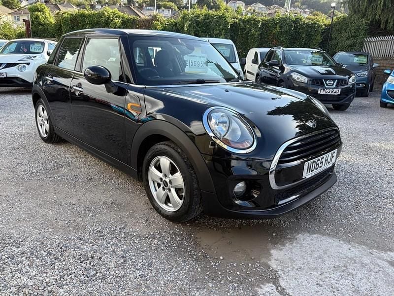 Black Used 2015 Mini Cooper D Hatch Hatchback | £5,595 (Fair price) - Image 1/4