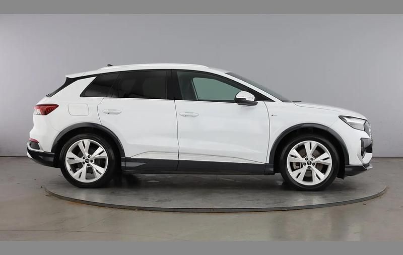 Used Audi Q4 e-tron S-Line 150 kW (204 HP) 2023 White SUV