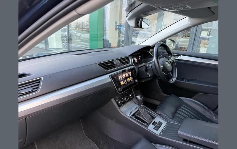 Used Skoda Superb SE Technology 214 HP (157 kW) 2022 Blue Hatchback