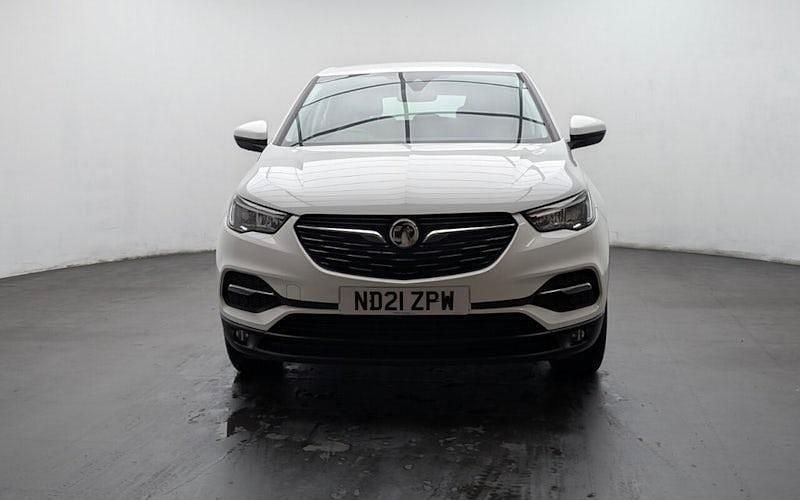Used Vauxhall Grandland X Business Edition 131 HP (96 kW) 2021 White SUV