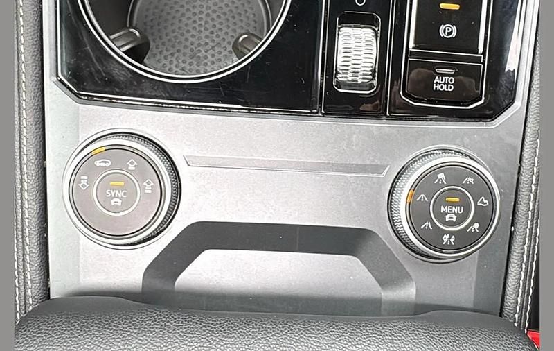 Used VW Touareg Black Edition 281 HP (206 kW) 2024 Blue SUV