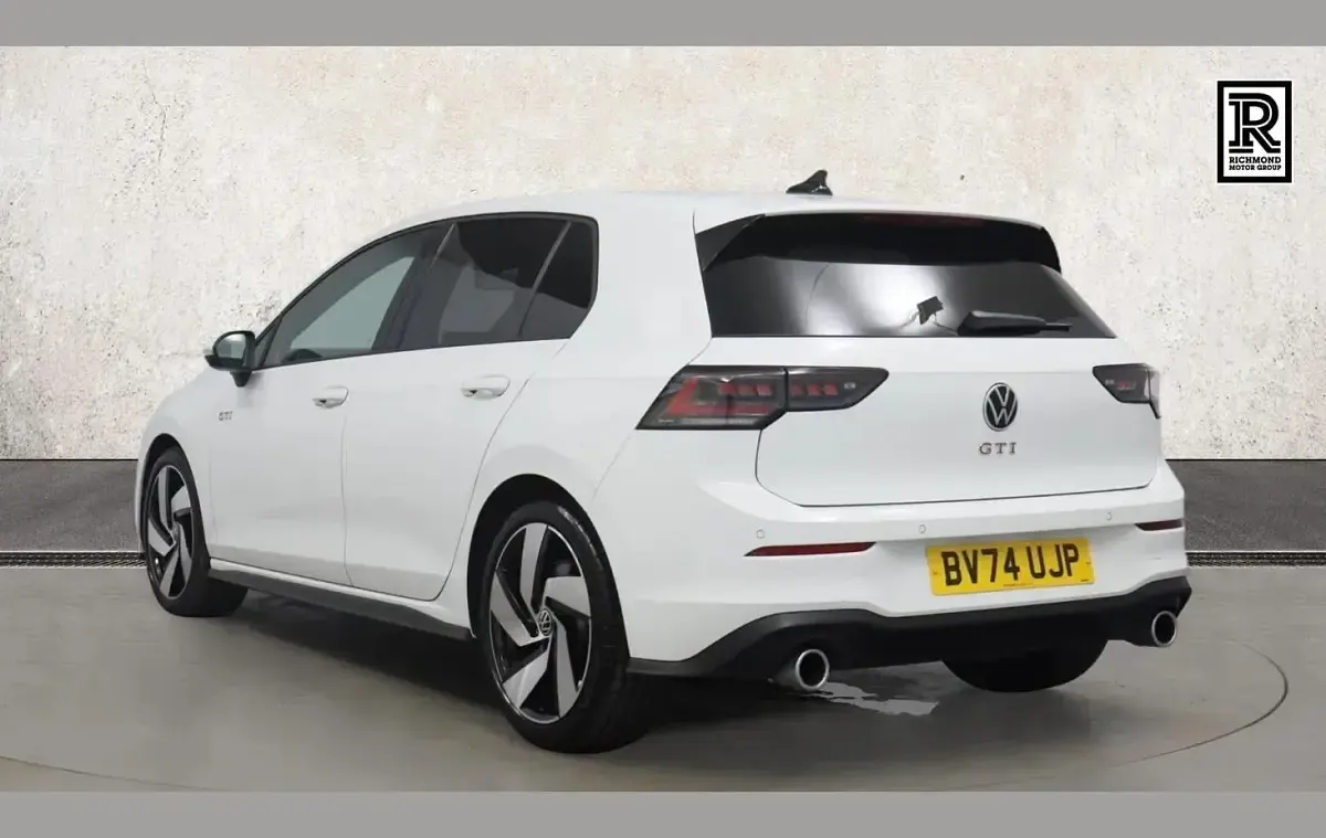 Used VW Golf VIII GTI 261 HP (191 kW) 2024 White Hatchback